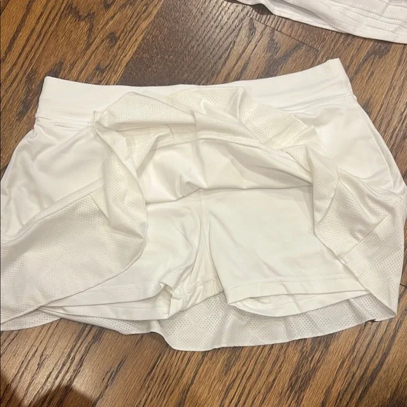 White Tennis Skirt Set for Women - Picture 4 of 10